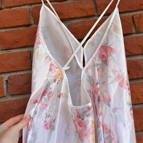 Dainty romantic floral satin slip dress - Picture 5 of 6